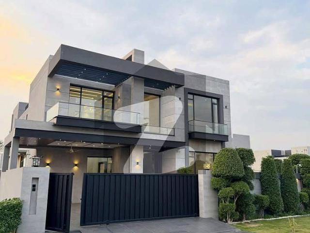 One Kanal Luxurious Bungalow Located At Hot Location Available For Rent In Dha Phase 6 Lahore
