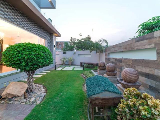 One Kanal modern Bungalow For Sale near Park Commercial Lahore DHA Phase 4 ID 80312