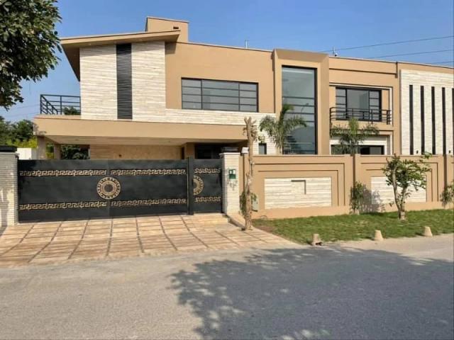 One Kanal Modern Corner House with Full Basement Lahore DHA Phase 6 ID 78728