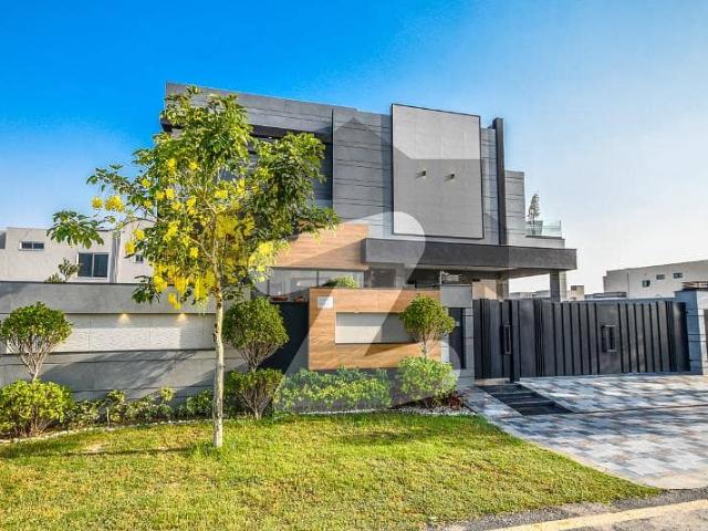 One Kanal Slightly Use Like Brand new House For Sale Owner Build House Near to Park & Masjid
