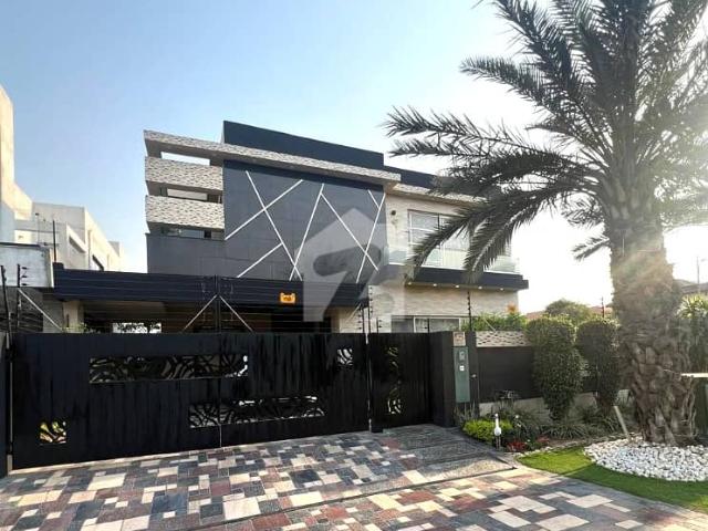 One Kanal Slightly Used Ultra Modern Designer Owner Build Bungalow For Sale At Prime Location Of DHA Lahore Near To Park Masjid & DHA Raya Fairways Commercial