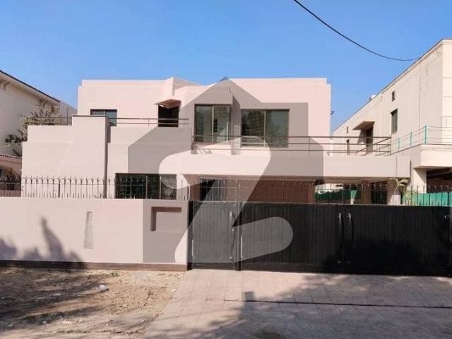 One Kanal Slightly Used Bungalow For Rent DHA Phase 4 Lahore