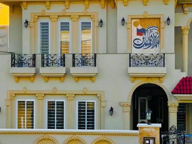 One Kanal Spanish Design Brand New Royal Living Palace in bahria town Lahore Golf View Residencia ID 79169