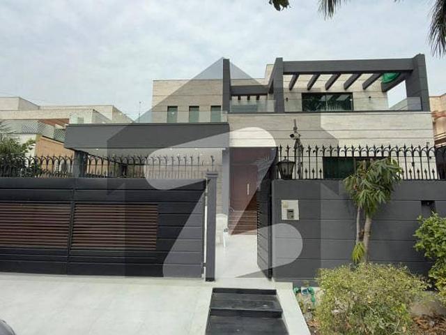 One Kanal Renovated Ultra Modern Designer Owner Build Full Basement 7 Bedroom Bungalow For Sale At Prime Location Of DHA Lahore Near To Park Masjid & Commercial Market