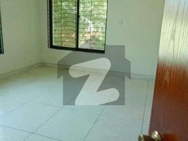 One Kanal Triple Storey House For Rent Muslim Town