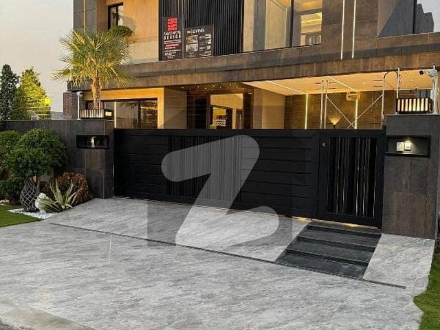 One Kanal Ultra Modern Design House For Sale