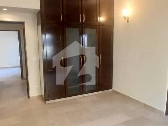 One Kanal Upper Portion 3 Bed With Bath TV Lounge Kitchen Car Parking