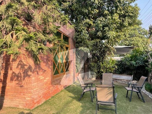 One Kanal Used Modern Design Bungalow For Sale At Prime Location Of DHA Lahore Near To Park Masjid & Commercial Market