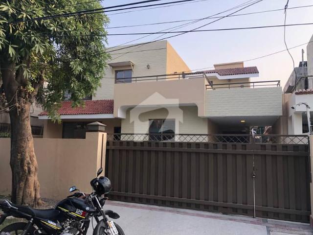 One Kanal Used Modern Design Bungalow For Sale At Prime Location Of DHA Lahore Near To Park & Commercial Market