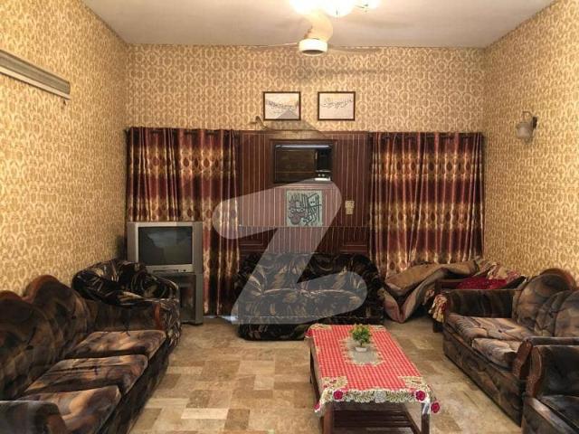 One Kanal Used Modern Design Well Maintained Bungalow For Sale At Prime Location Of DHA Lahore Near To Park Masjid & Commercial Market