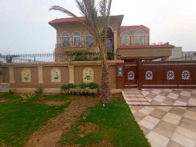 One kanal villa at hot location Lahore DHA Phase 7 ID 76877
