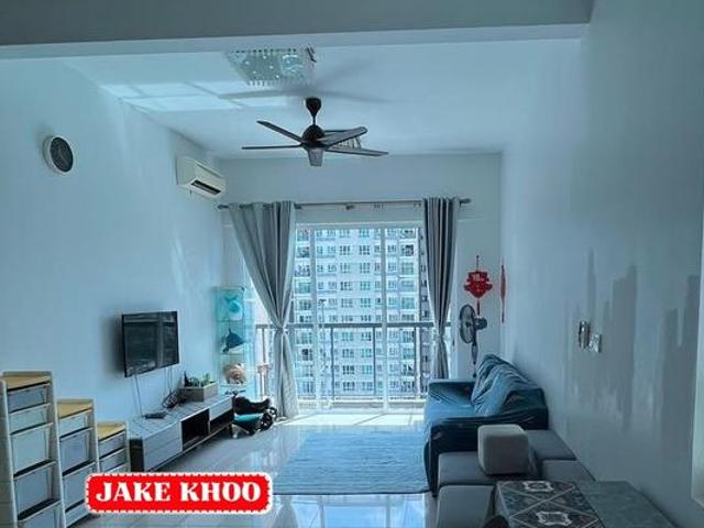 One Imperial 1200sqft Fully Furnish Reno 2 Car Parks Pool View