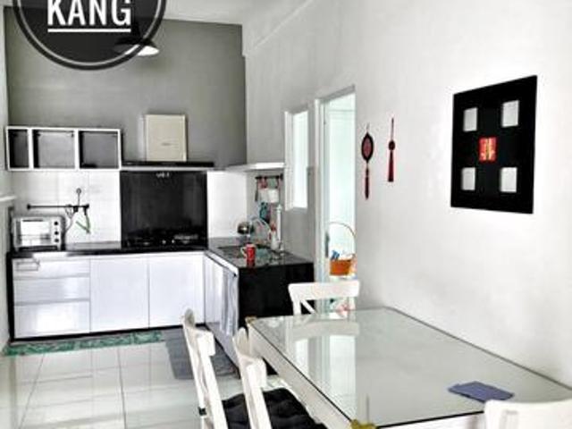 One Imperial Condo1180sf Furnish Renovated 2CP Cheapest Worth Buy