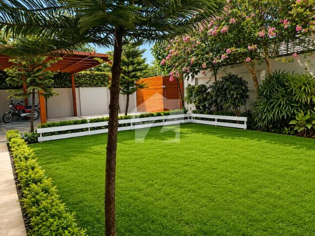 One & Only Park Facing Two Kanal Old House for SALE F 8 Islamabad