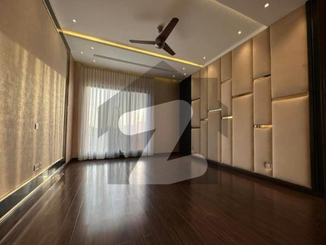 One & Only Single Option In This Price Clear Location Near Park DHA Phase 6 Block D