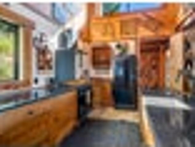 One of a kind bush hideaway
