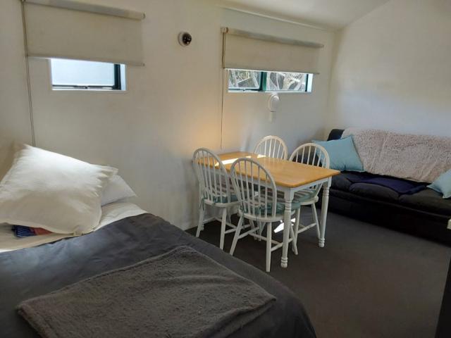 Beachlife.Modern Stand alone unit well maintained