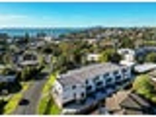 One of Five New Coastal Townhouses – Walk to Beach