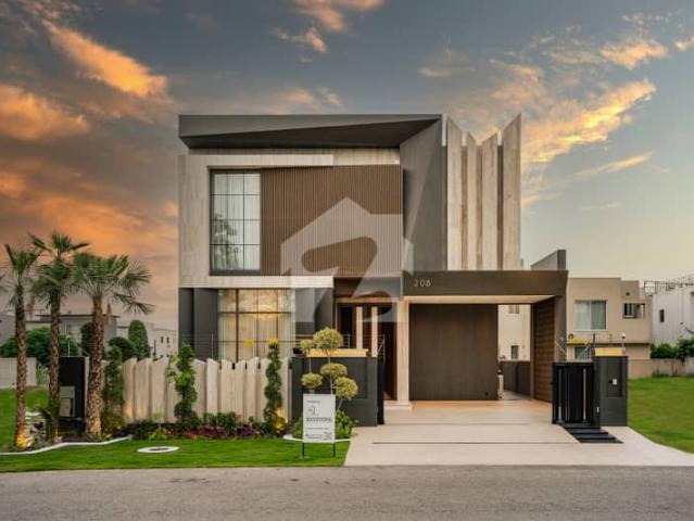 One of the Finest 1 Kanal Fully Furnished Luxury Homes | Basement Master Suite | Prime Location | Available for Sale