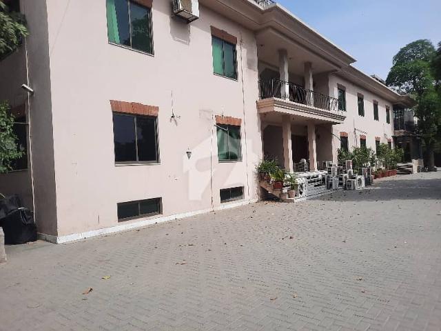 One Lac Square Feet Commercial Building Available For Rent Near Kalma Chowk