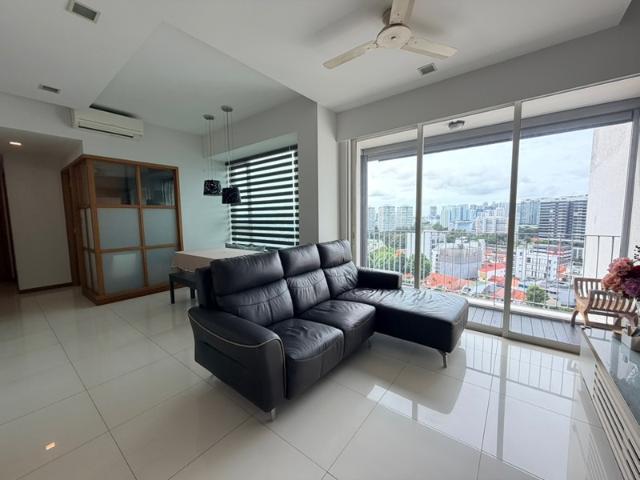 One Leicester Condominium For Sale, $2,300,000, 2 Bed 2 Bath 1,055 sqft $2,180.00 psf