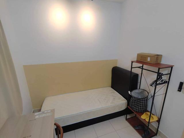 One Month Deposit Luxury Middle Room at Setia Alam, Shah Alam