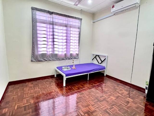 One Month Deposit Middle Room in Setia Impian, Setia Alam with Free WIFI