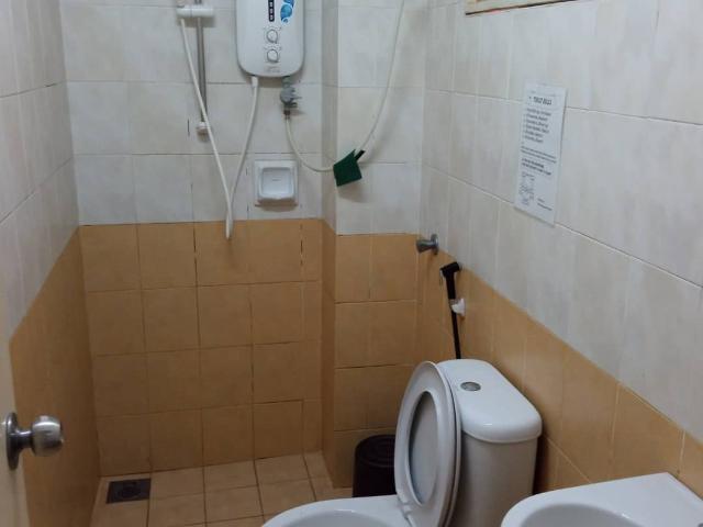 One month deposit Middle Room near Bandar Kinrara Puchong