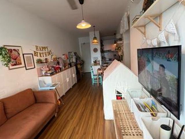 One maxim condo 819sf 3r2b renovated sentul