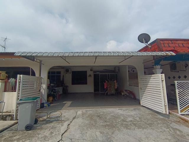 ONE STOREY TERRANCE HOUSE FOR SALE IN TMN DESA DAHLIA SENAWANG