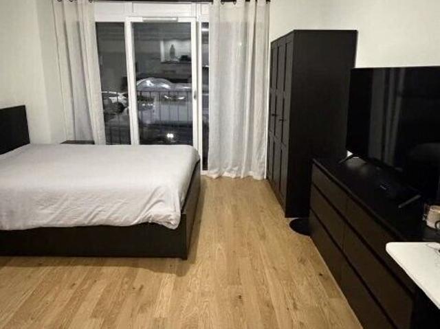 One room apartment on the 1st floor – Rue de Borde 17