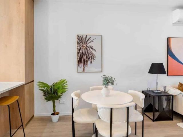 ONE WEEK FREE RENT! Modern 3 Bedroom Townhouse.