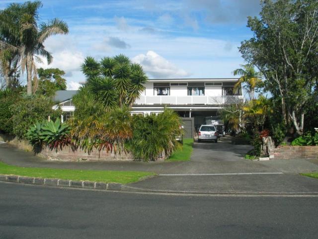 one tree hill, 2 bedrooms