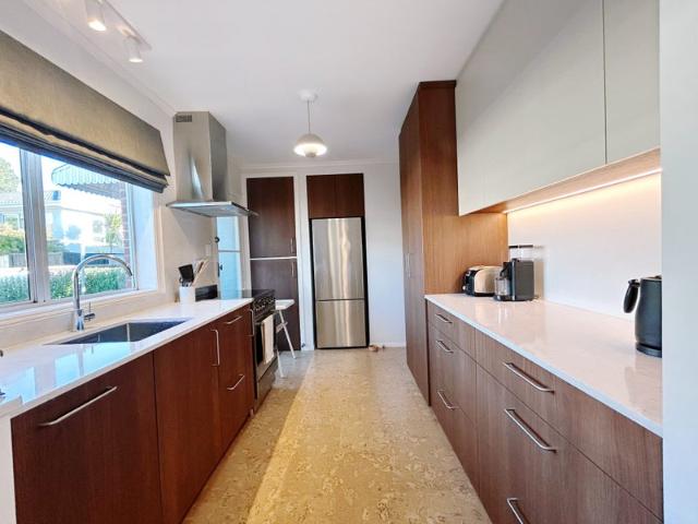 one tree hill, 2 bedrooms