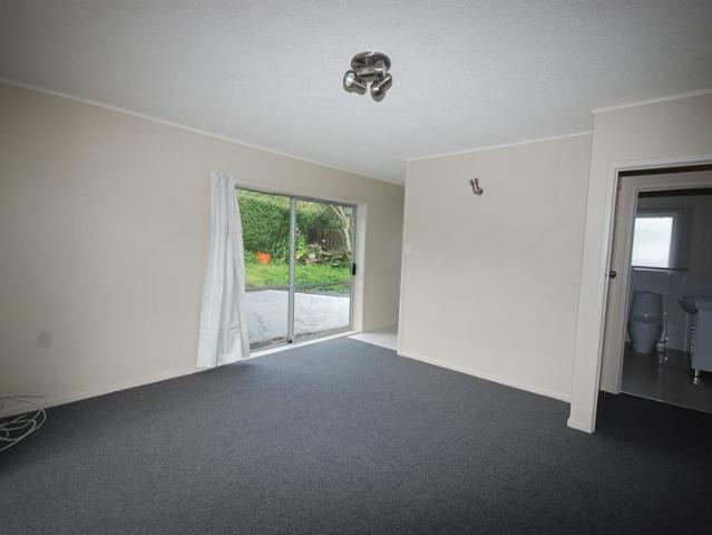 one tree hill, 2 bedrooms