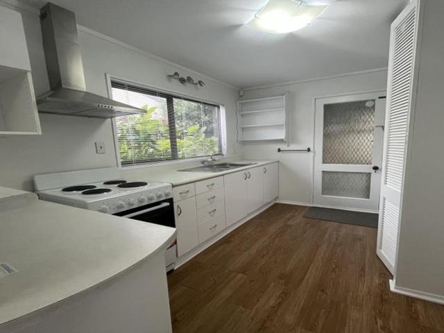 one tree hill, 3 bedrooms