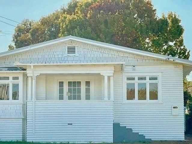one tree hill, 3 bedrooms