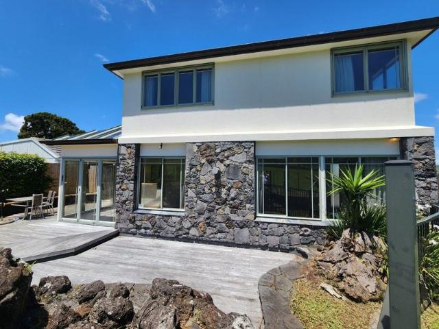 one tree hill, 3 bedrooms