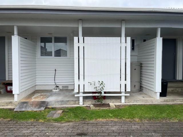 one tree point, 1 bedroom