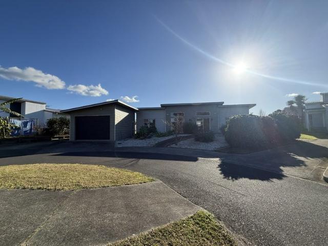 one tree point, 3 bedrooms