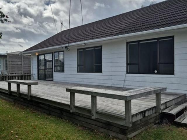 one tree point, 3 bedrooms