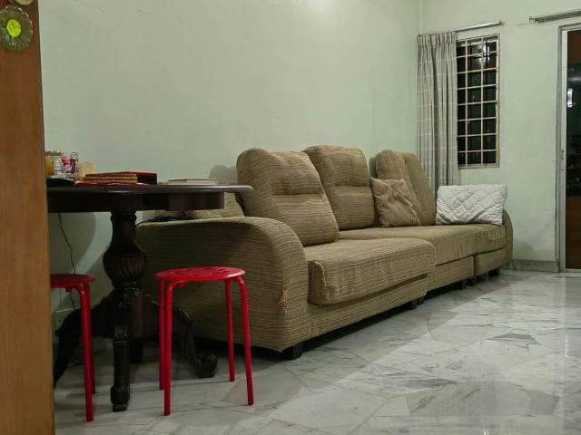 One unit with 2 rooms Master room + single room