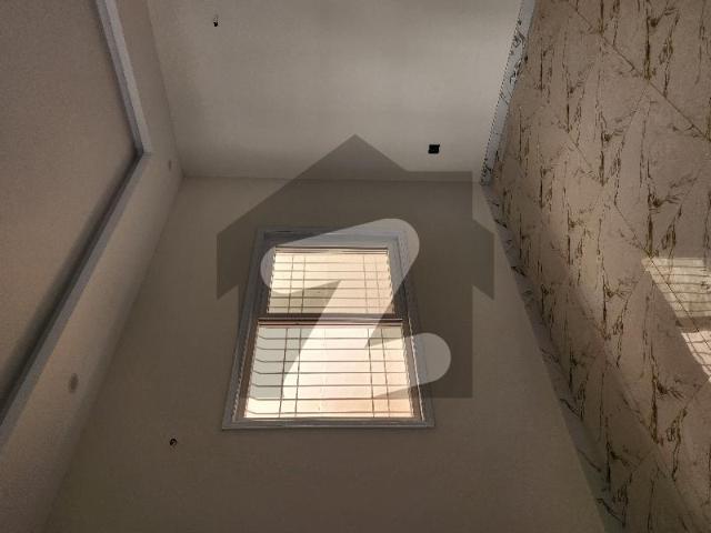 ONE UNIT Bungalow On 200 Sq Yard In Block 4A Nearby Park Gulshan e Iqbal Block 4A