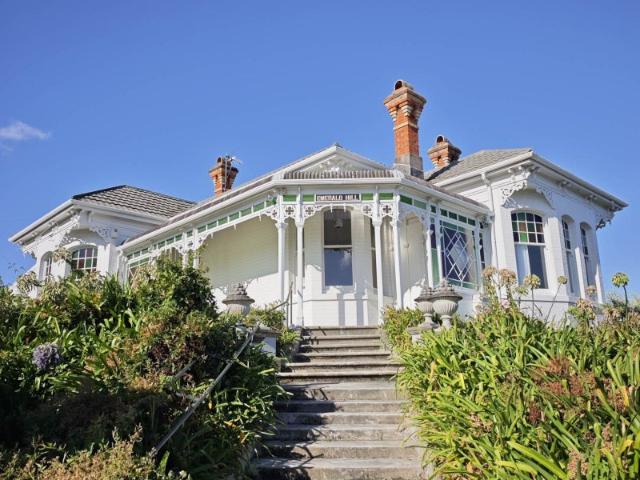 onehunga, 4 bedrooms