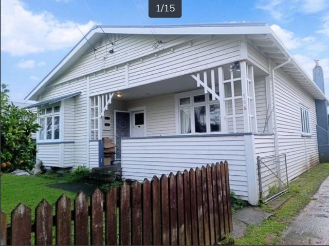 onehunga, 4 bedrooms