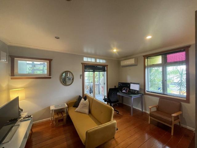 onehunga, 2 bedrooms