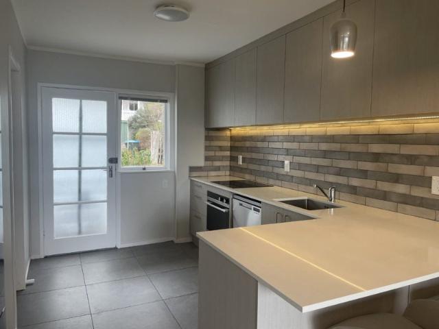 onehunga, 2 bedrooms