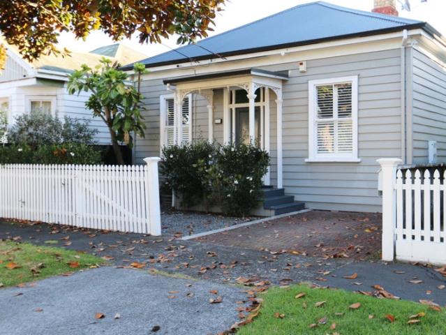 onehunga, 3 bedrooms
