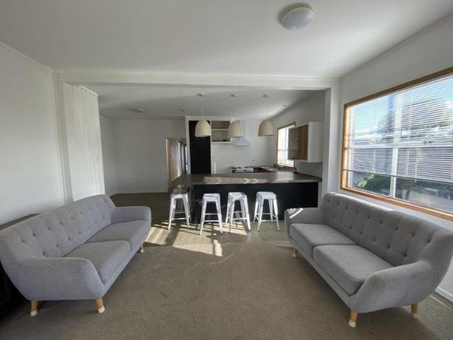 onerahi, 2 bedrooms
