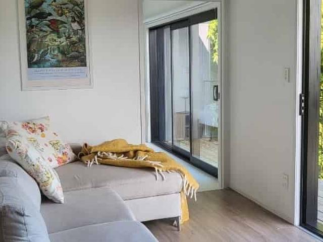 Oneroa cottage vibe with views